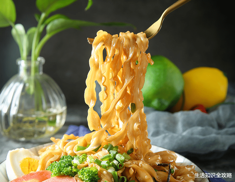 土豆|泡面界的“劳斯莱斯”诞生，比康师傅好吃百倍，康师傅也开始慌了