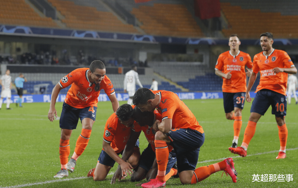 谢霆锋|欧冠大冷门！曼联献“温暖”，1-2送鱼腩首胜，35岁中超旧将奔袭破门