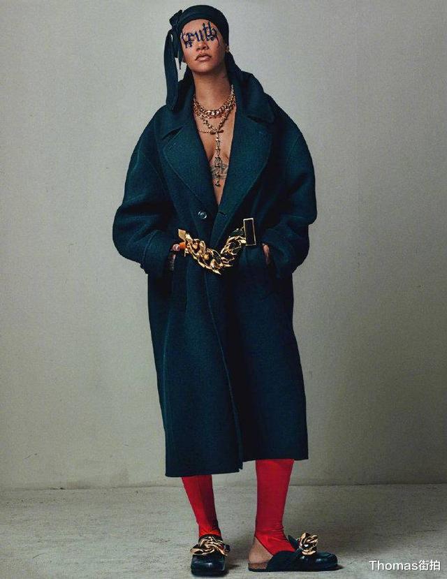 蕾哈娜■蕾哈娜超杰克逊，成史上第4多冠军单曲艺人，也是时尚界的佼佼者