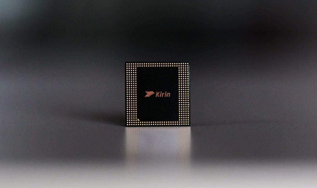 华为|华为势如破竹，麒麟1020即将强势出击，高通却“颜面尽失”？