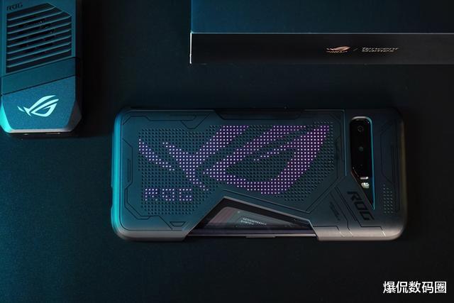 高通骁龙|不愧是价格屠夫！两千元新国产旗舰，性能竟媲美六千元超级旗舰