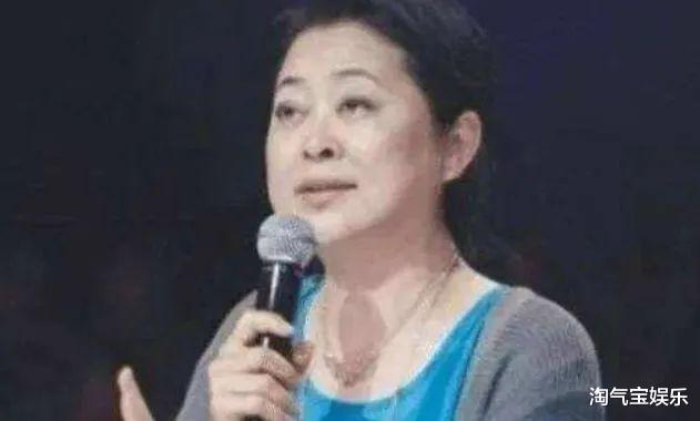 『谢娜』谢娜忽略倪萍存在，倪萍怒怼谢娜太狂，谢娜回答惹争议