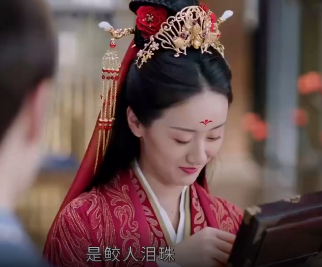 琉璃|《琉璃》删减泪痣吻、啄木鸟吻不算啥,得知大结局删减,不怪你看不懂