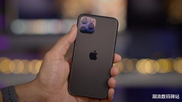 LG|苹果变身“价格屠夫”，从8688跌至7433元，高清三摄+窄边大屏