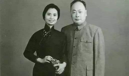 十大元帅|十大元帅和他们最后一任夫人的年龄差有多大？最多的相差30岁