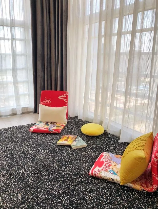 @一进门就迷住了！玄关鞋柜“一面墙”，最满意厨房，漂亮实用！