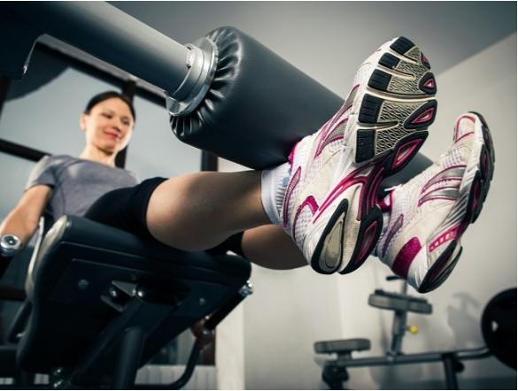 『健身教练』每次腿部训练都令你感到沮丧？健身教练告诉你10个关键点