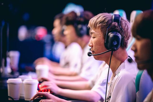 ig|LOL：IG教练谈队伍首局“犯病”问题，“主帅”变“医生”！