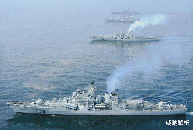 【驱逐舰】新舰陆续服役4艘现代级成昨日黄花，适当改装充当二线领舰也不错！