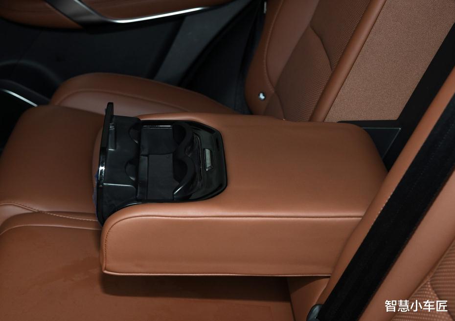 「吉利博越」手握十万不如看它，重1.7吨轴距近2米7，配2.0L自吸，8.88万起