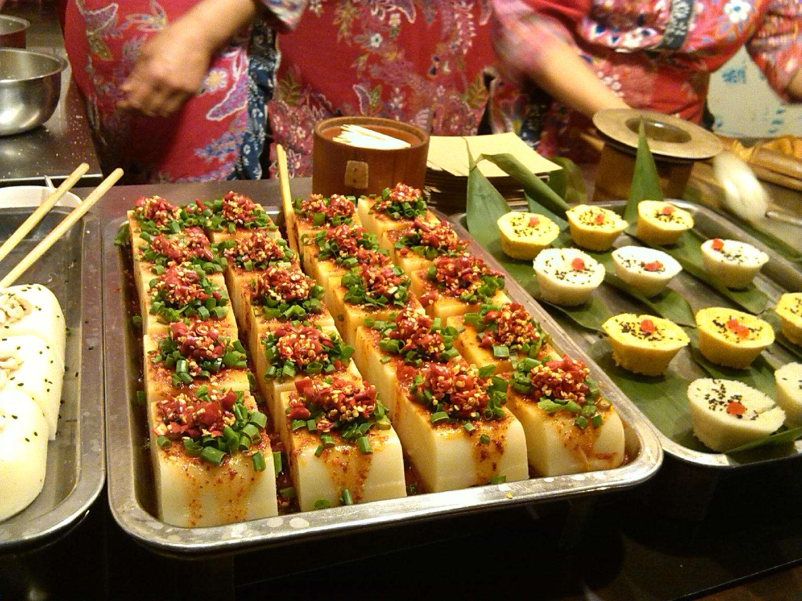 酒吧■中国酒吧最多密度最高的城市，以美景美食美女而闻名，越夜越美丽