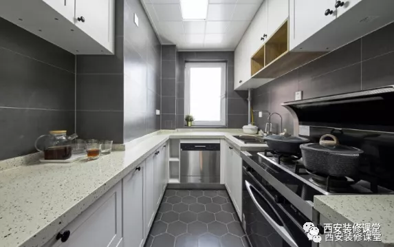 ##做不了正常U型橱柜，可以做窄柜收纳放电器