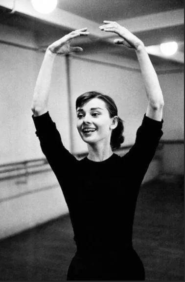 [永不褪色]精致女生必备的习惯，优雅是永不褪色的美