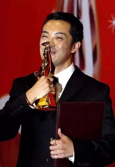 富大龙|他是“最穷影帝”，出道30年至今买不起房，宁愿送外卖也不拍广告！