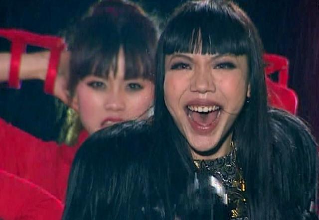 吴莫愁|从1.3亿代言费到县城卖唱，“消失”2年的吴莫愁，到底得罪了谁？