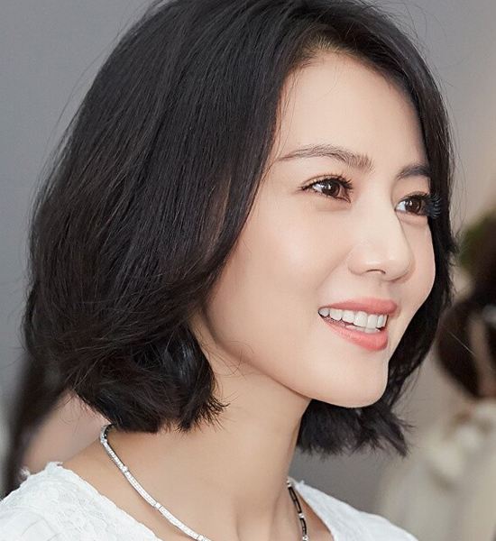 「高圆圆」高圆圆赵又廷全家人出行被拍，女儿正面照首度曝光