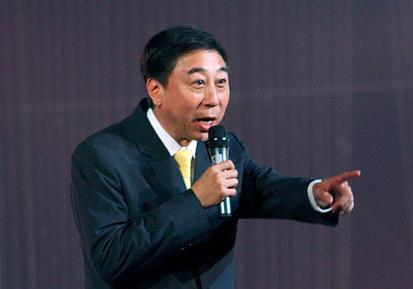 『冯巩』2004年，冯巩遭遇“性敲诈”，张梦：我要50万分手费和保密费