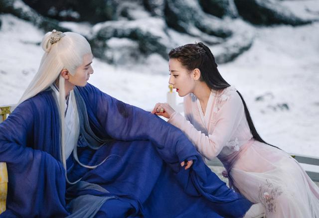 杨幂|杨幂旗下力捧的\四大男神\，其中3人红得发紫，1人\凉凉\