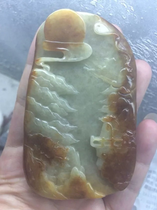 翡翠：夜市两千淘来的原石，能否如愿切出梦寐以求的“黄加绿”翡翠？