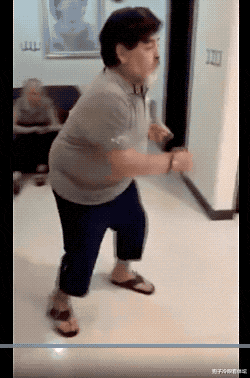 [马拉多纳]60岁老命就要休矣！马拉多纳女儿求助：只希望他能活下去