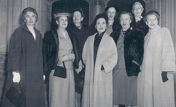 「宋美龄」与蒋经国夺权失败,宋美龄携巨款移居美国,逝世时只留下12万遗产