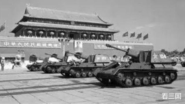 苏联|阅兵式上，为何不允许带实弹了？因为1981年的教训太深刻了