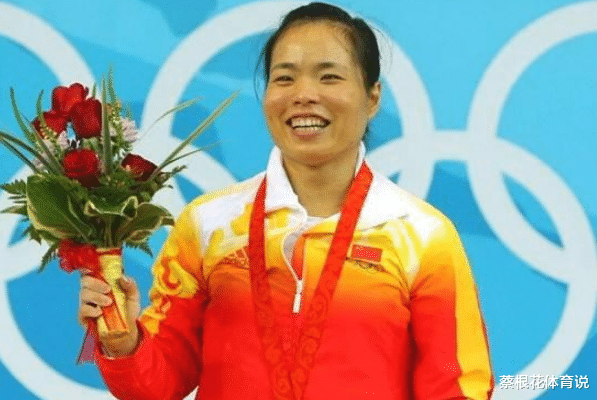 陈艳青|奥运冠军退役当局长，未婚先孕嫁大21岁老教练！父亲：他在利用你