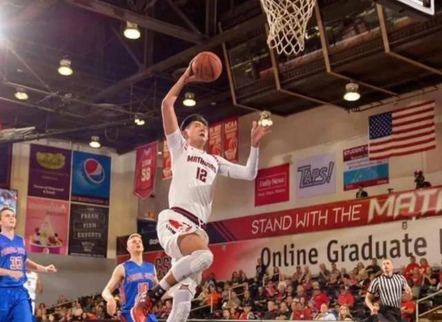 胡金秋@隔扣胡金秋！新科榜眼轰13+10创生涯新高 球迷曾质疑他是纨绔子弟