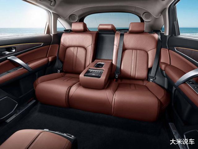 本田|本田又出颜值商务车，油耗5.8L，双电动移门，跌至“清仓价”