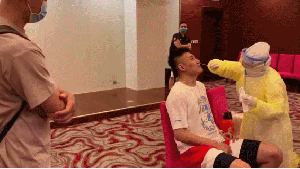 #郑敬淏#突发！约老师感染新冠！西部某队4例阳性！NBA7人确诊！