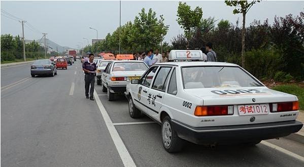 【科目三】为什么在科三考试中，有的人一把就过，而有的人5次都挂了？