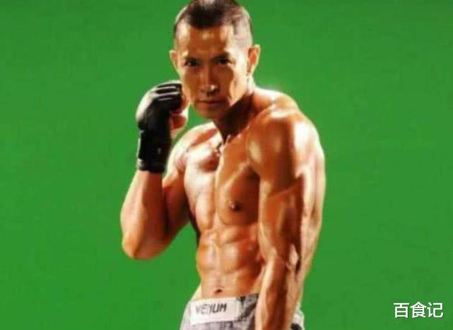 『影帝』同样是影帝,一个花9个月练一身肌肉,一个花20万贴一身假的