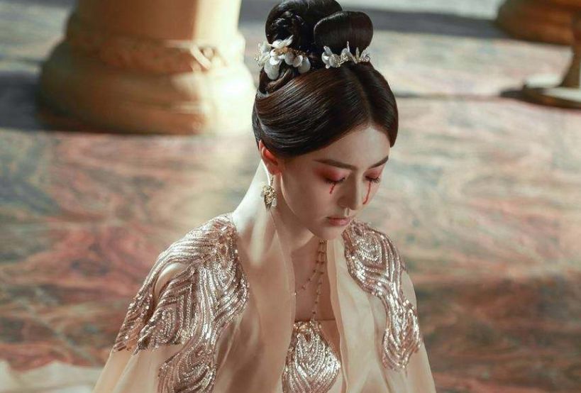 『素锦』三生三世：为何素锦当不了夜华正妃？不是因为白浅，而是因为她的真身