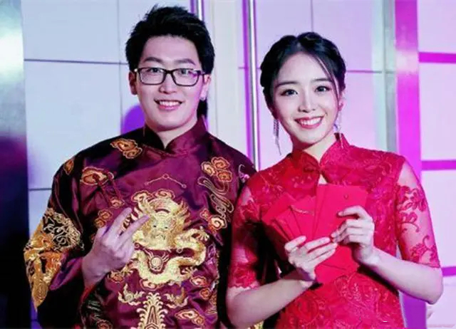 余霜|“余霜管泽元分手”上热搜,没想到却引来了三圈混战!