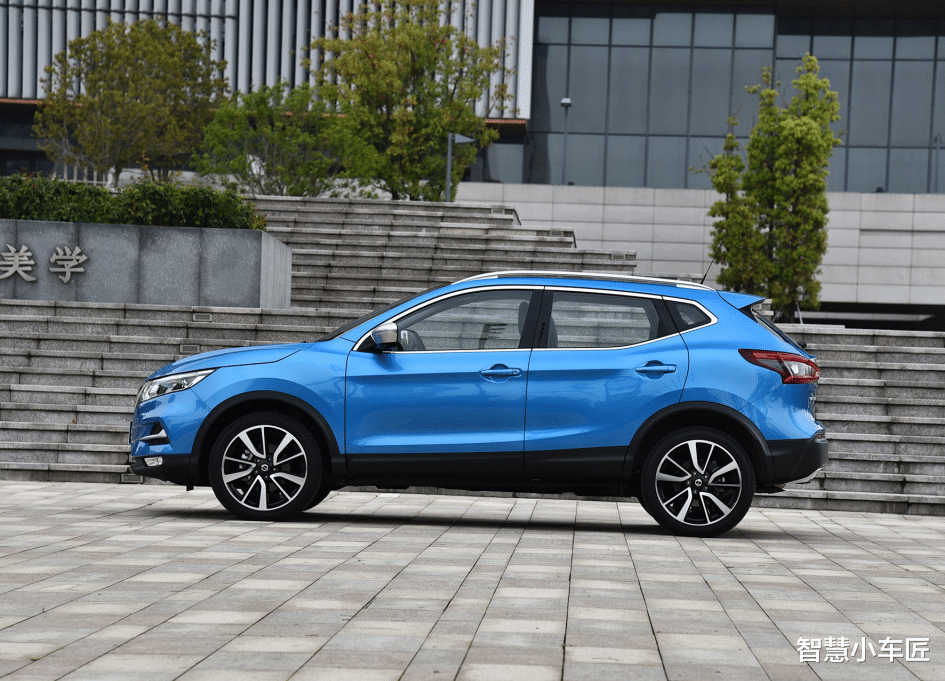 日产逍客|全新日产逍客闪亮登场！油耗6L+双独悬，气势远胜本田XRV，15.49万