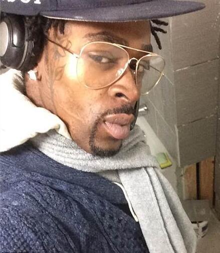 睹图|黑人男子不慎将烟头甩向陌生人，结果被对方当着其妻子面枪杀