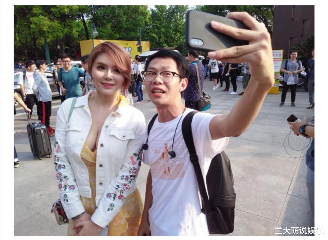 斗鱼■1前斗鱼一姐张琪格，被迪拜土豪租了1个月，再出现时满身贵气