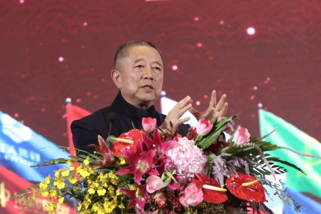 任泽平、胡葆森又有新观点！在这场全国规格最高、规模最大的地产年会上，他们给行业打了一剂强心针！