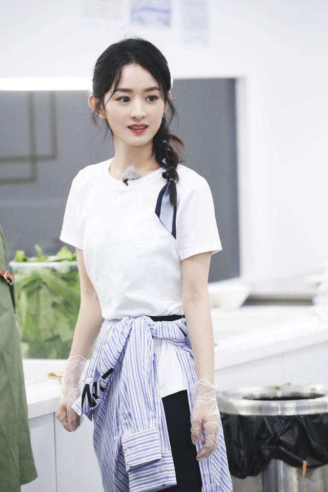 冯绍峰|41岁冯绍峰苍老难掩，近照挺大肚头发花白，对比赵丽颖却愈发美艳