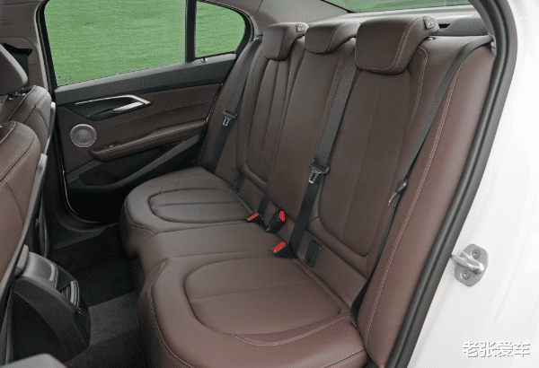 宝马3系|纯进口2.0T，看车标就能够迷倒一片，如今价格\跳水\，却卖不动