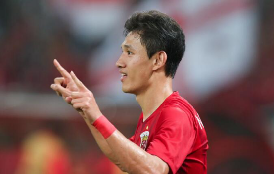 上海上港|尘埃落定！上港终于跟功勋队长完成高薪续约，曾立下赫赫战功