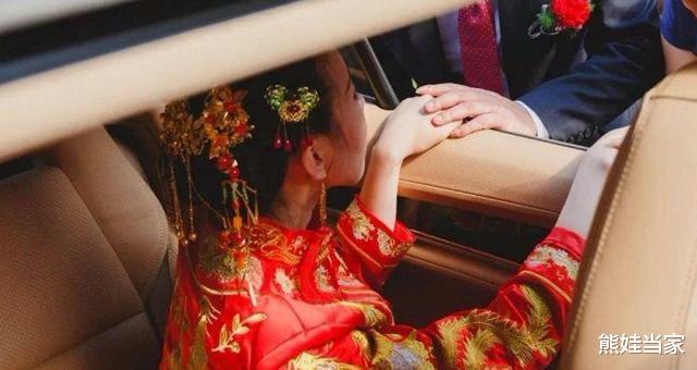 「」“双儿户”和“双女户”，父母步入晚年后的生活，差距不止一点点