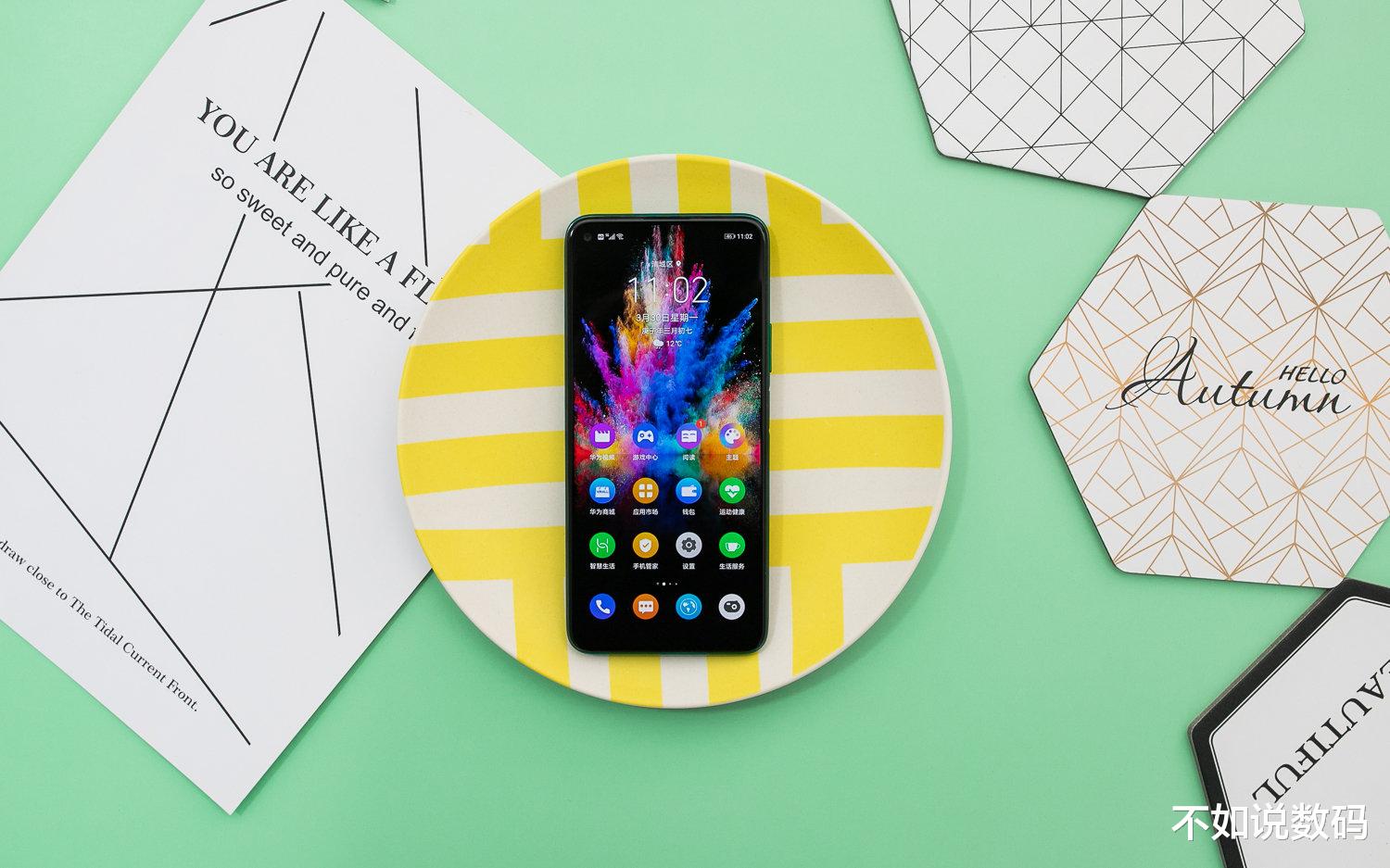 华为荣耀|曾经首发麒麟820处理器，还有6400万像素主摄，如今即将光荣退休！