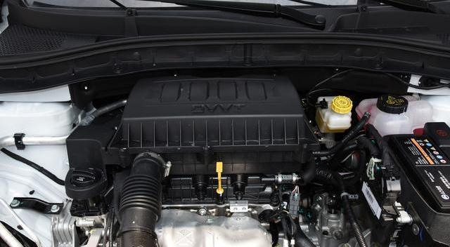 三菱欧蓝德▲2020款荣威RX3 CVT超爽精英版，家用代步很不错的小型SUV