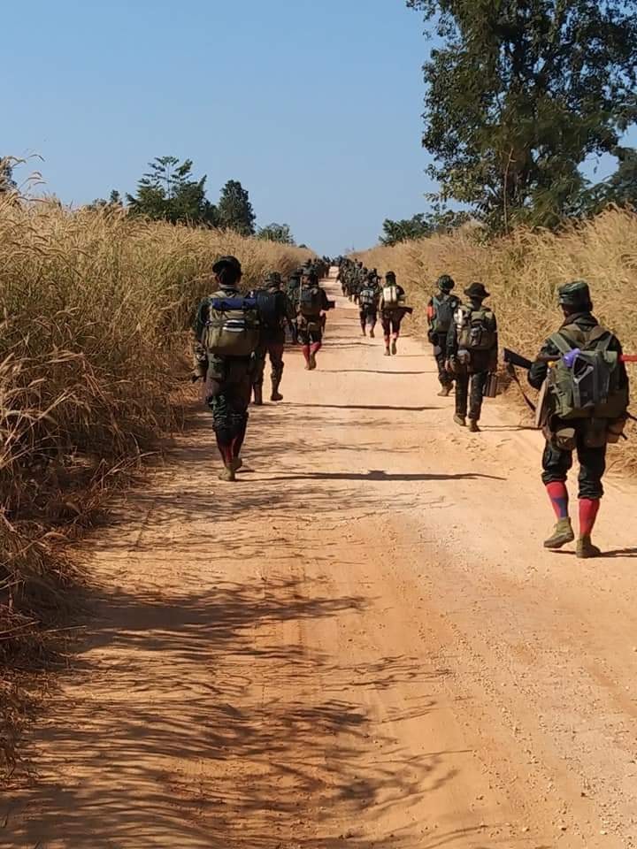 緬甸少數民族武裝南撣邦軍增兵前線受到本族群眾夾道歡迎-圖5