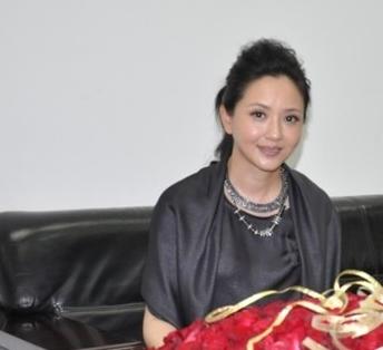 陶慧敏|她是国家一级演员，为丈夫守寡11年，如今54岁美过20岁女儿