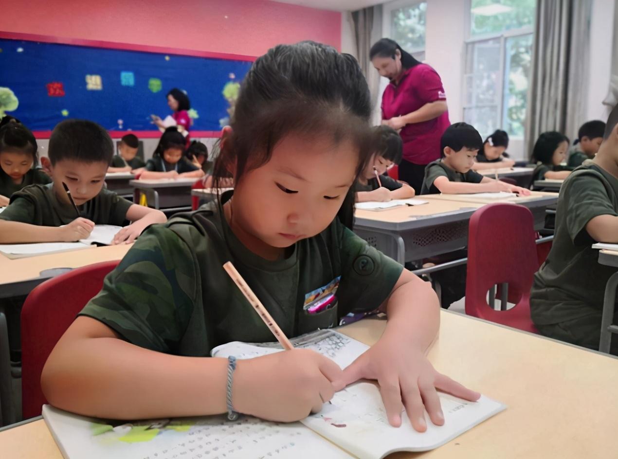 考试|一年级99分试卷火了,卷面干净字体如同“印刷”,称赞国之栋梁