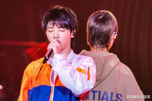 华晨宇|唱片销量排行：华晨宇海外霸榜，刘雨昕紧随其后邓紫棋不负众望