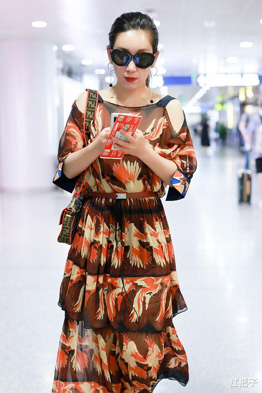 『李湘』她是“最丑影后”，被李湘横刀夺爱后嫁二婚演员，今42岁越活越美