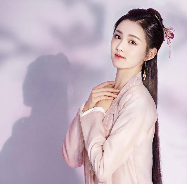 鞠婧祎|鞠婧祎新剧没法看，七个女演员六个是爱豆，放在一起好像连连看